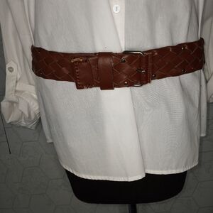 Bitten by Sarah Jessica Parker brown leather belt